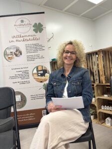 Stefanie Frank, Heilpraktikerin für Psychotherapie, bei ihrem Vortrag über Narzissmus und toxische Beziehungen im Marktstüble in Schechingen