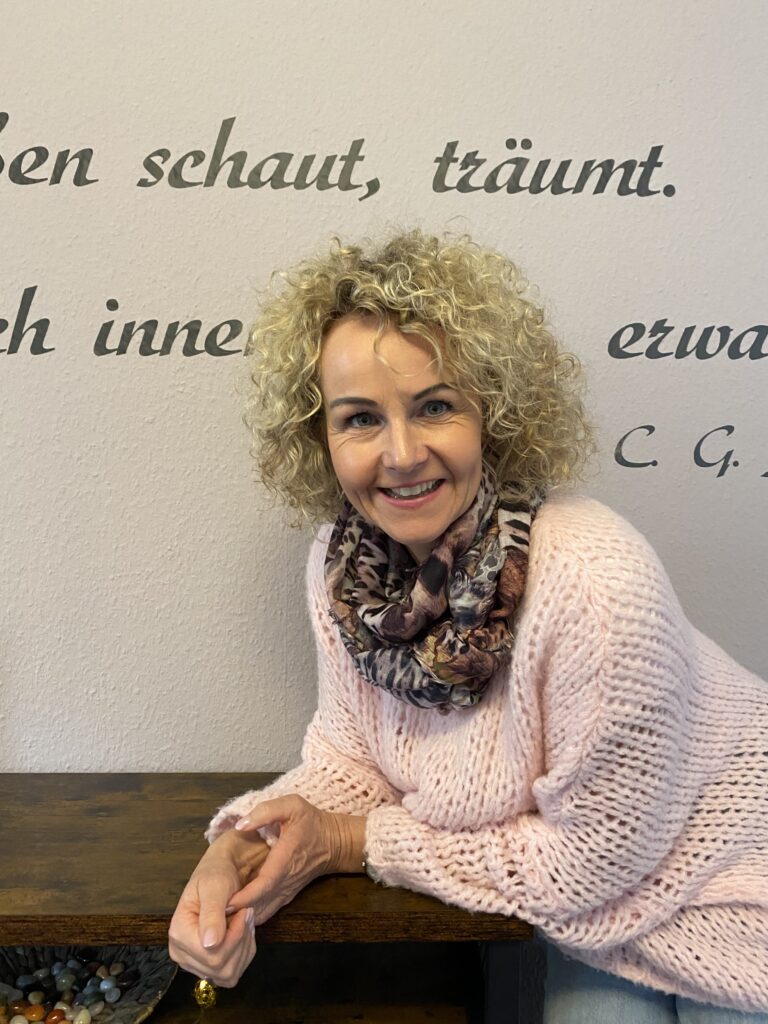 Stefanie Frank beim Vortrag zu Narzissmus und toxischen Beziehungen an der VHS Schwäbisch Gmünd